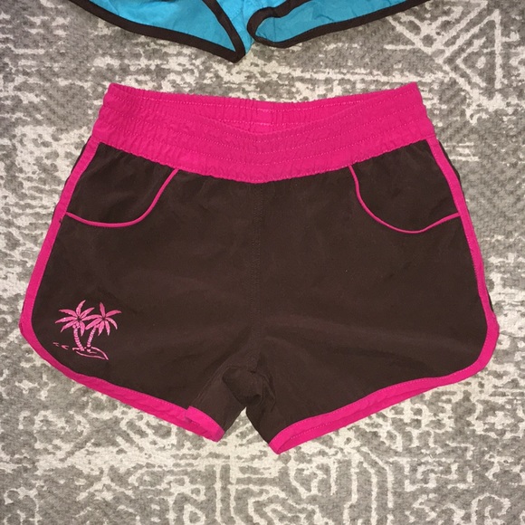 (2) Girls Boardshorts - Picture 3 of 10
